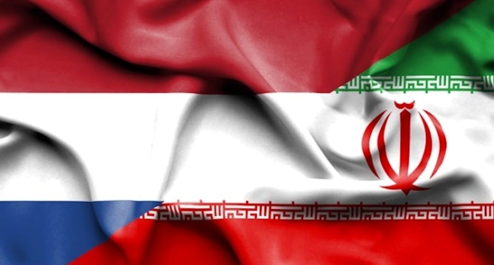 Iran_paysbas_drapeaux