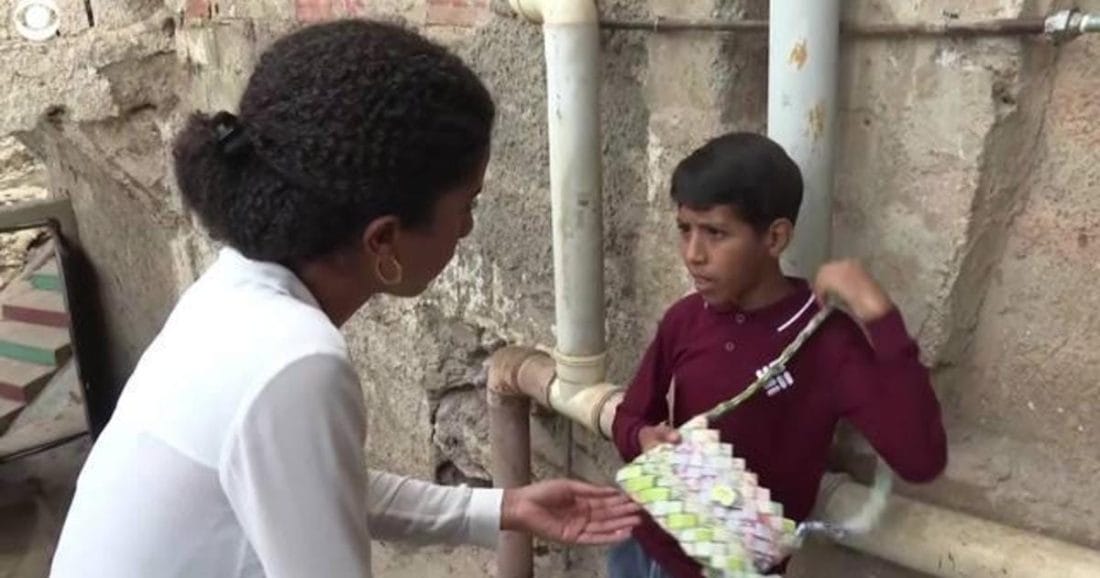 Venezuela : des sac en billets d'argent 2 Venezuela : La monnaie est transformée en sacs