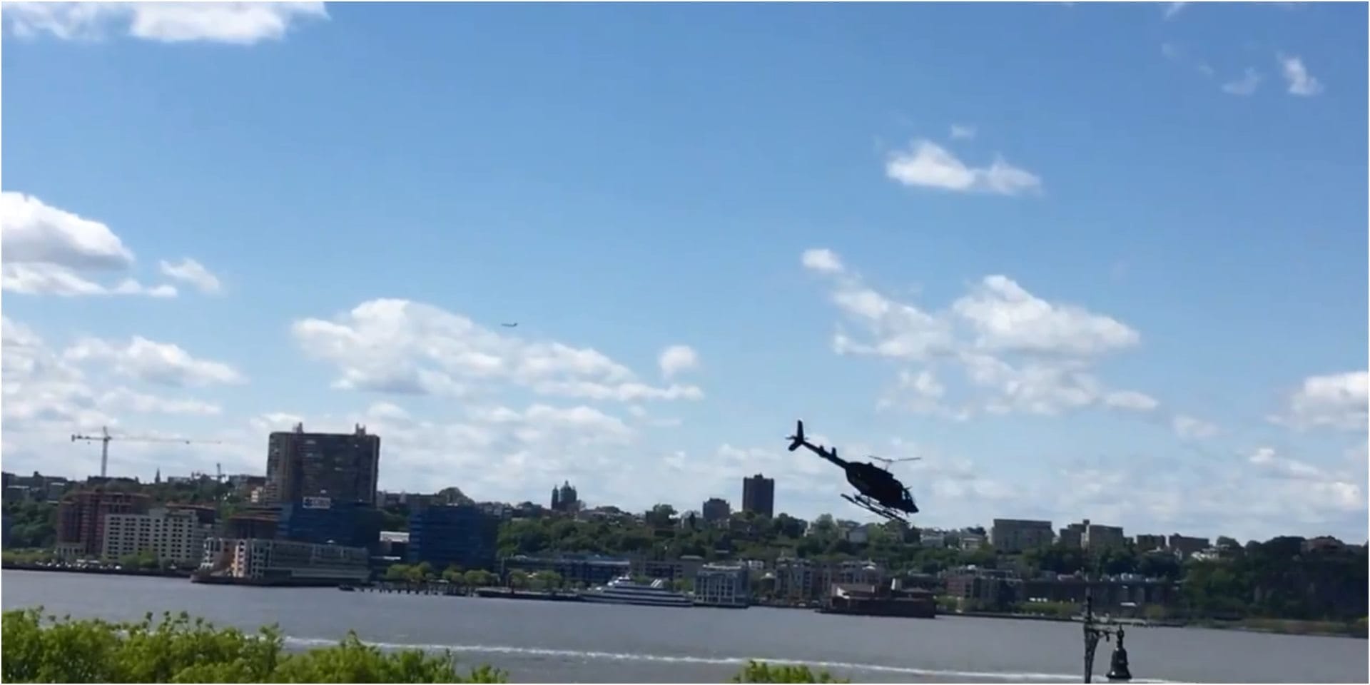 New York : Un hélicoptère tombe dans le fleuve Hudson