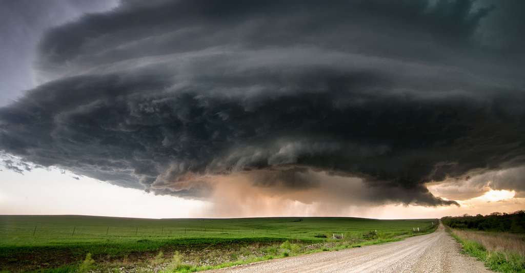 De violentes tornades balayent les États-Unis