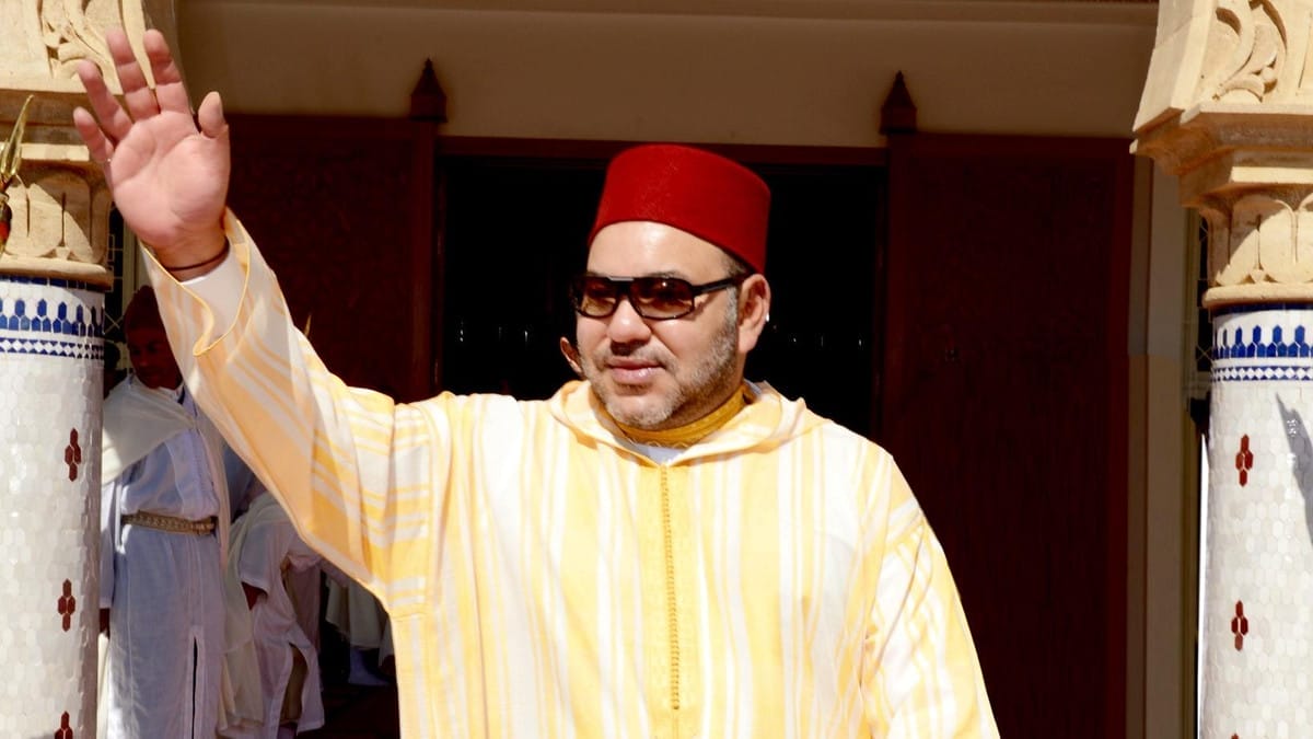 Le roi Mohammed VI remet des prix à casablanca