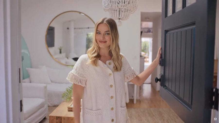 Vogue : 73 Questions avec Margot Robbie 2 Let-Take-Closer-Tour-Margot-Robbie-Idyllic-Home-Shall-We