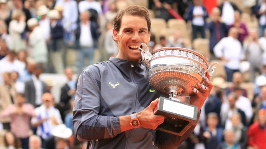 Raphael Nadal remporte son 12e Roland-Garros 2 nadal-coupe-roland-garros-2019