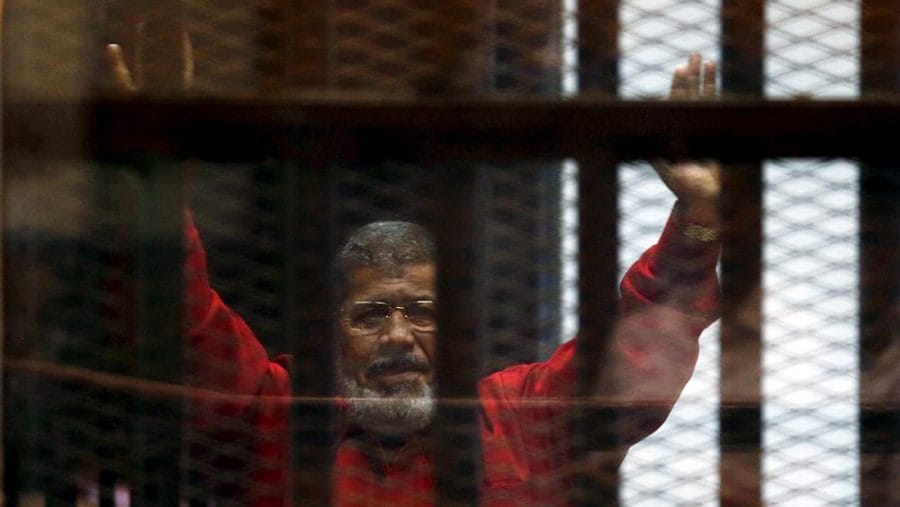 L'ex-président égyptien Morsi meurt lors d'une audience au tribunal 2 L'ex-président égyptien Morsi meurt lors d'une audience au tribunal