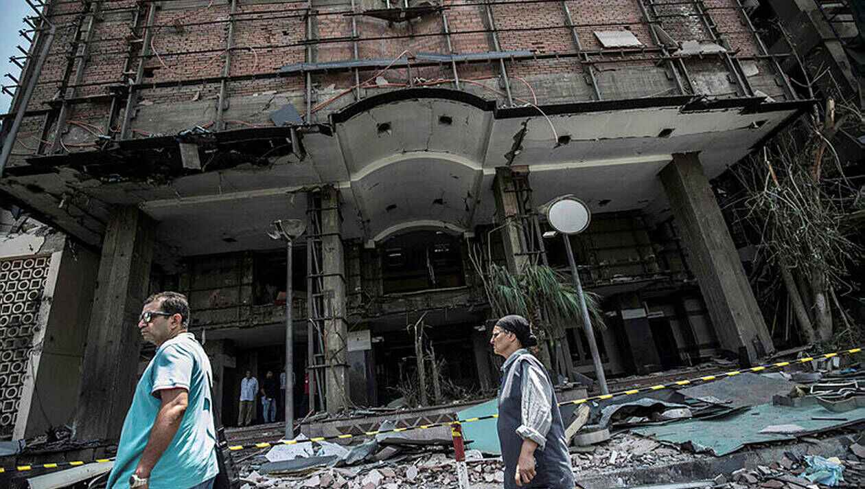 1d3fac48979efa882b044fbd8a0c240b-egypte-vingt-morts-dans-une-explosion-devant-un-hopital-au-caire 1d3fac48979efa882b044fbd8a0c240b-egypte-vingt-morts-dans-une-explosion-devant-un-hopital-au-caire