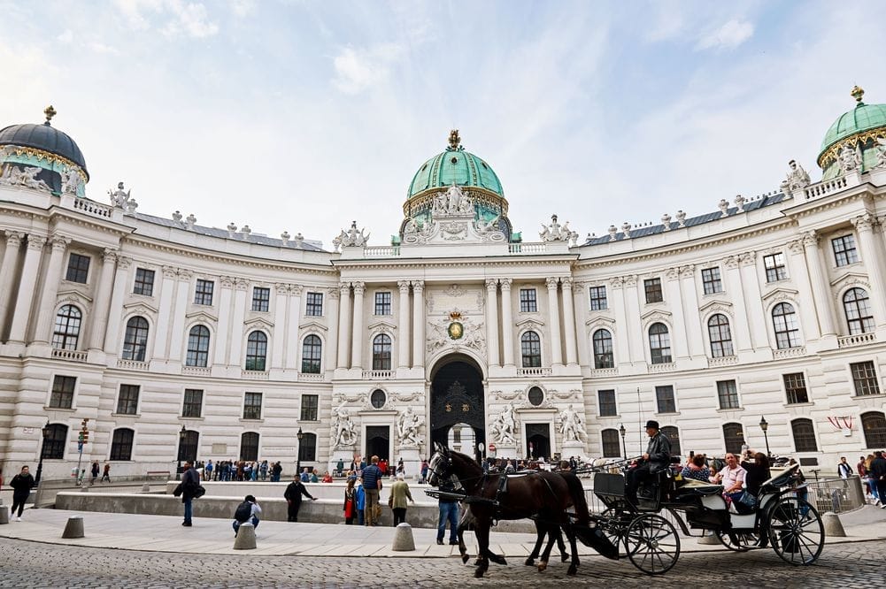 Vienna_Hofburg_06WEB-0c27ce0ececd41b6b3bf9957b5a62eaa (1)