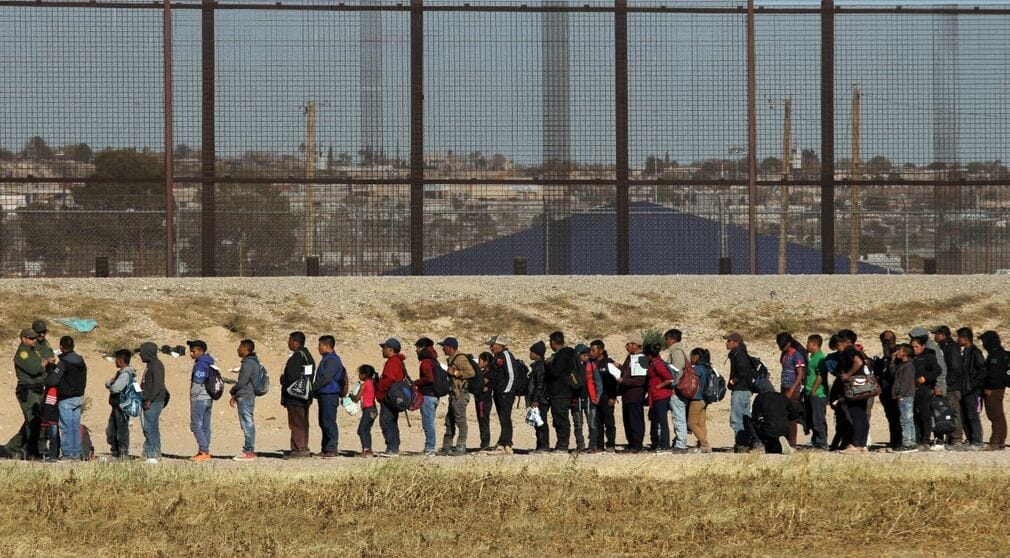 La Cour suprême des US maintient la restriction des demandes d’asile (1)