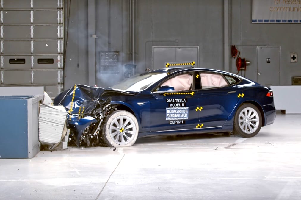 2016_Tesla_Model_S_IHS_crash_test