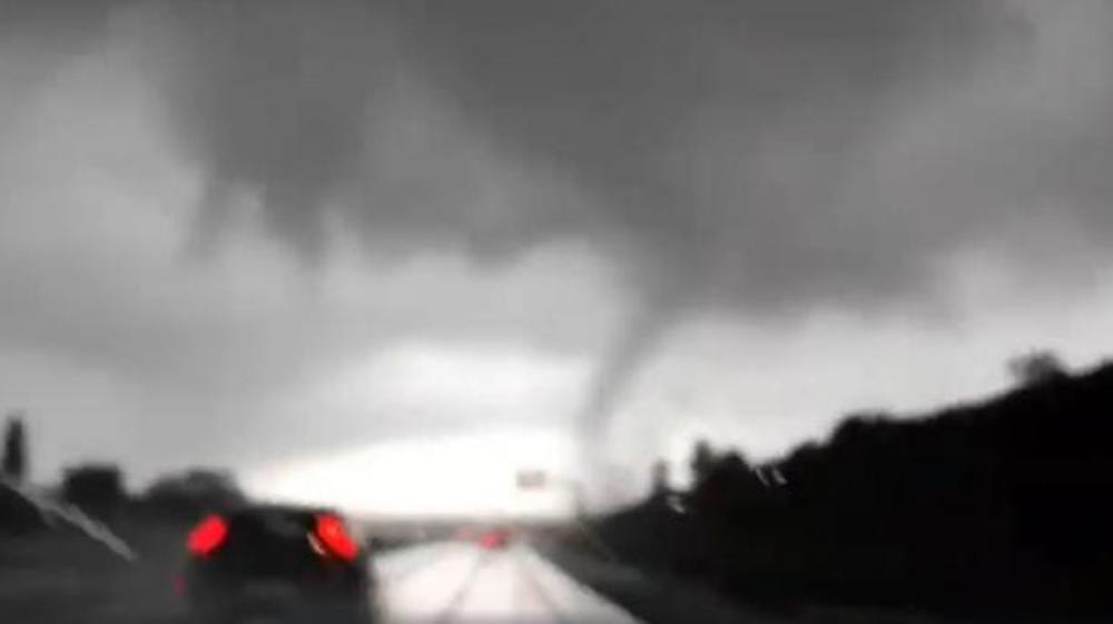 Une tornade « impressionnante » frappe le sud de la France 2 tornade-2206-69c4bf-01x