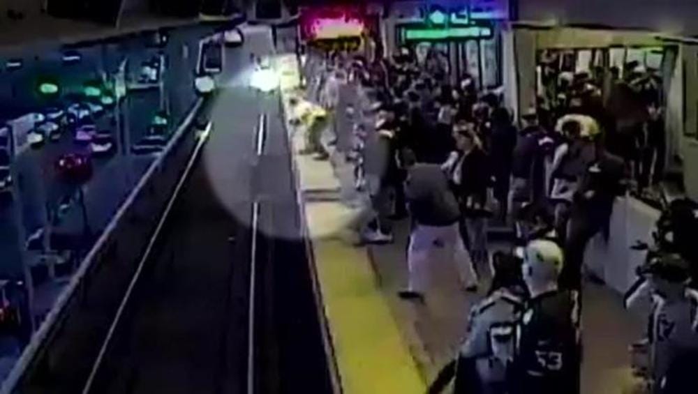 Sauvetage express d’un homme tombé sur les rails d'un train 2 1631 (1)