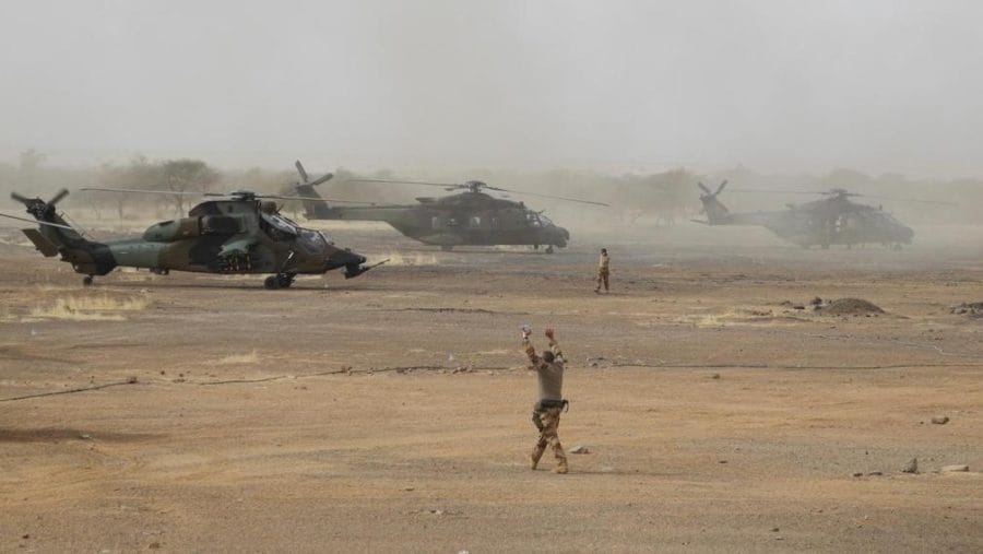 Treize soldats français tués dans un accident d'hélicoptère au Mali 2 Treize soldats français tués dans un accident d'hélicoptère au Mali (1)