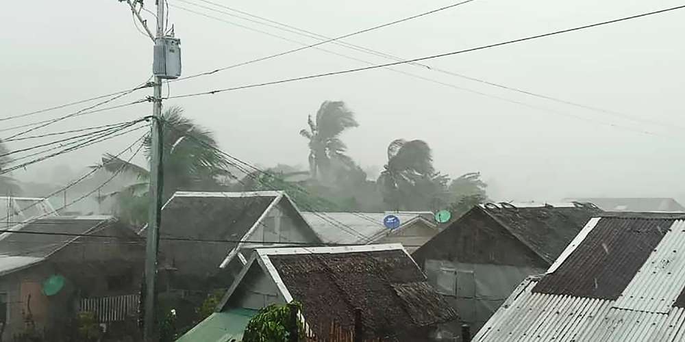 Le typhon Kammuri menace les Philippines 2 correction-this-handout