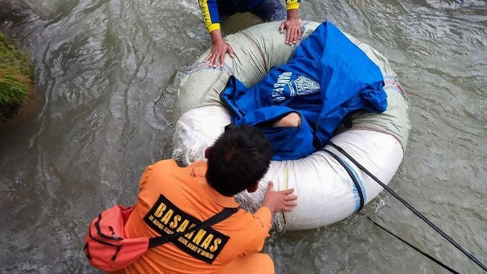 Indonésie : la chute d'un bus dans un ravin fait 26 morts 2 0c247f50-2602-11ea-a420-5b835129deed_16x9_WEB (1)