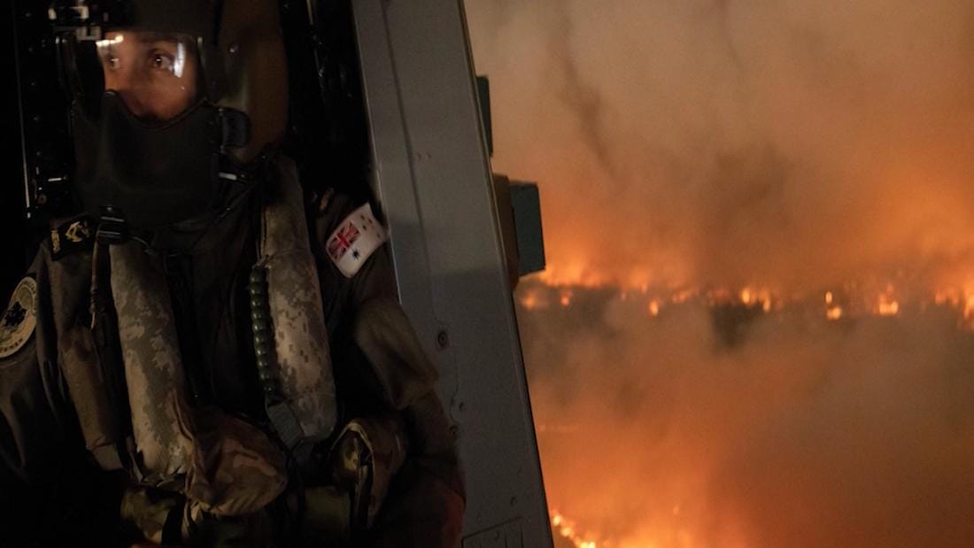 Australie : 4 000 personnes prises au piège par les incendies 2 191230102046-australia-fires-dept-of-defense-super-169