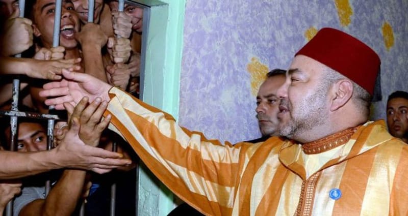 Manifeste de l’Indépendance : le roi Mohammed VI gracie 265 détenus 2 roi-mohammedvi-visite-prison