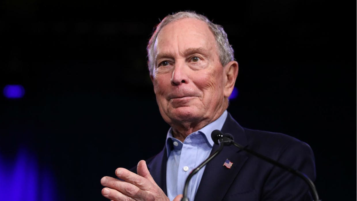 Michael Bloomberg jette l’éponge