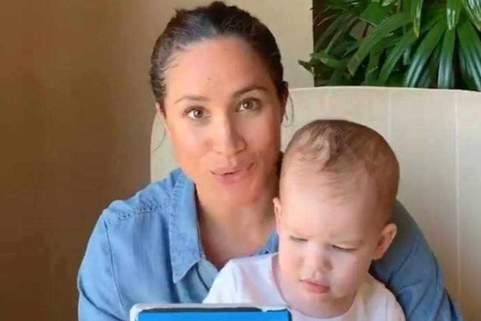 Apparition surprise d’Archie pour son premier anniversaire