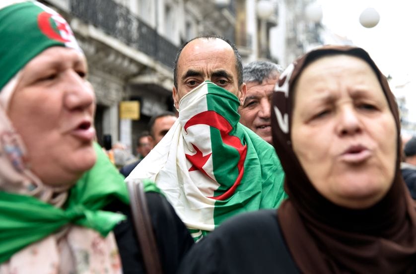 En Algérie, le pouvoir profite du virus pour museler la contestation