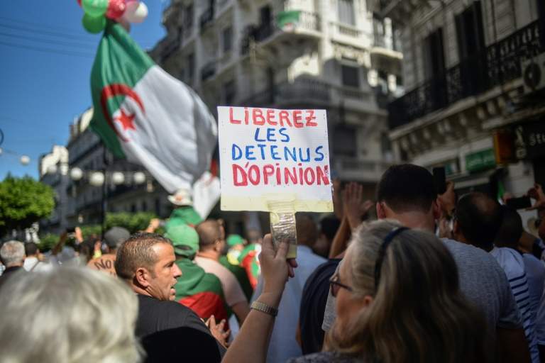 L’Algérie emprisonne 3 opposants