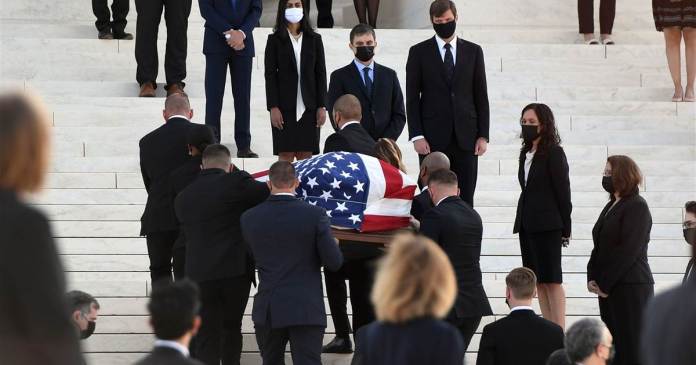 Hommages à la juge Ruth Bader Ginsburg à Washington 2 Hommages à la juge Ruth Bader Ginsburg
