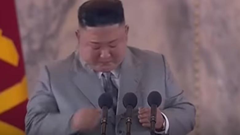 Kim Jong-un en larmes lors d’un discours 2 Kim Jong-un en larmes
