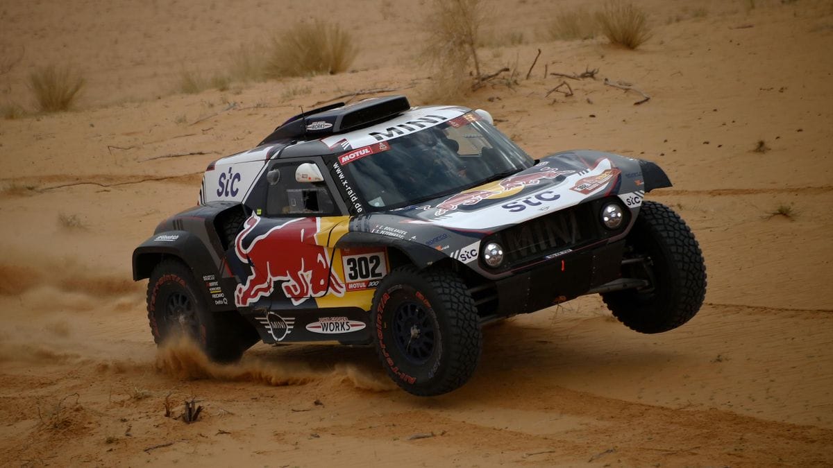 Stéphane Peterhansel à bord de son buggy Mini © DR