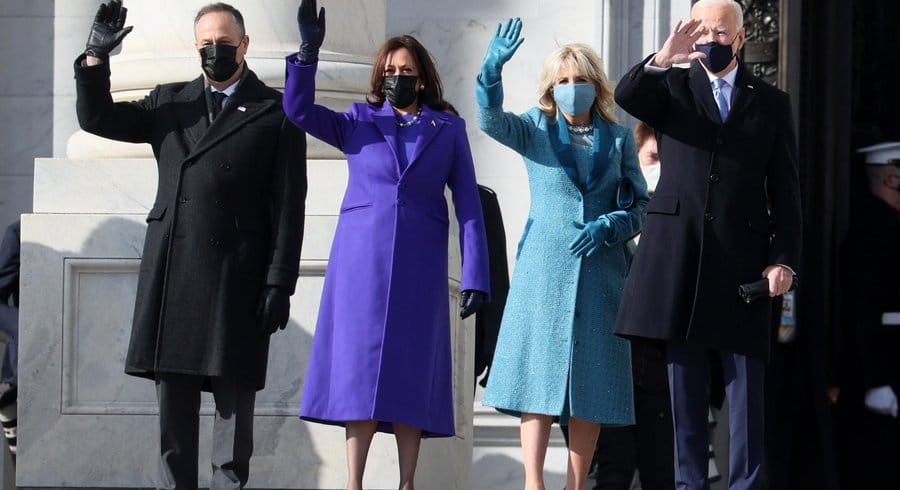 Joe Biden, sa femme Jill, Kamala Harris et son mari Douglas Emhoff sont arrivés au Capitole © AFP