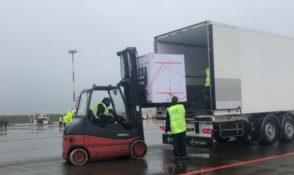 Le vaccin d'AstraZeneca stocké à la Régie des frigorifiques 2 Le premier lot de vaccin anti-Covid-19 réceptionné par le Maroc