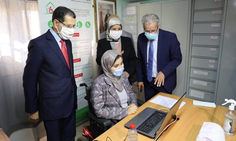 Fonction publique : 650 personnes en situation de handicap recrutées depuis 2018 2 Le Chef de gouvernement, Saad Dine El Otmani, lors de sa visite aux centres accueillant ce concours