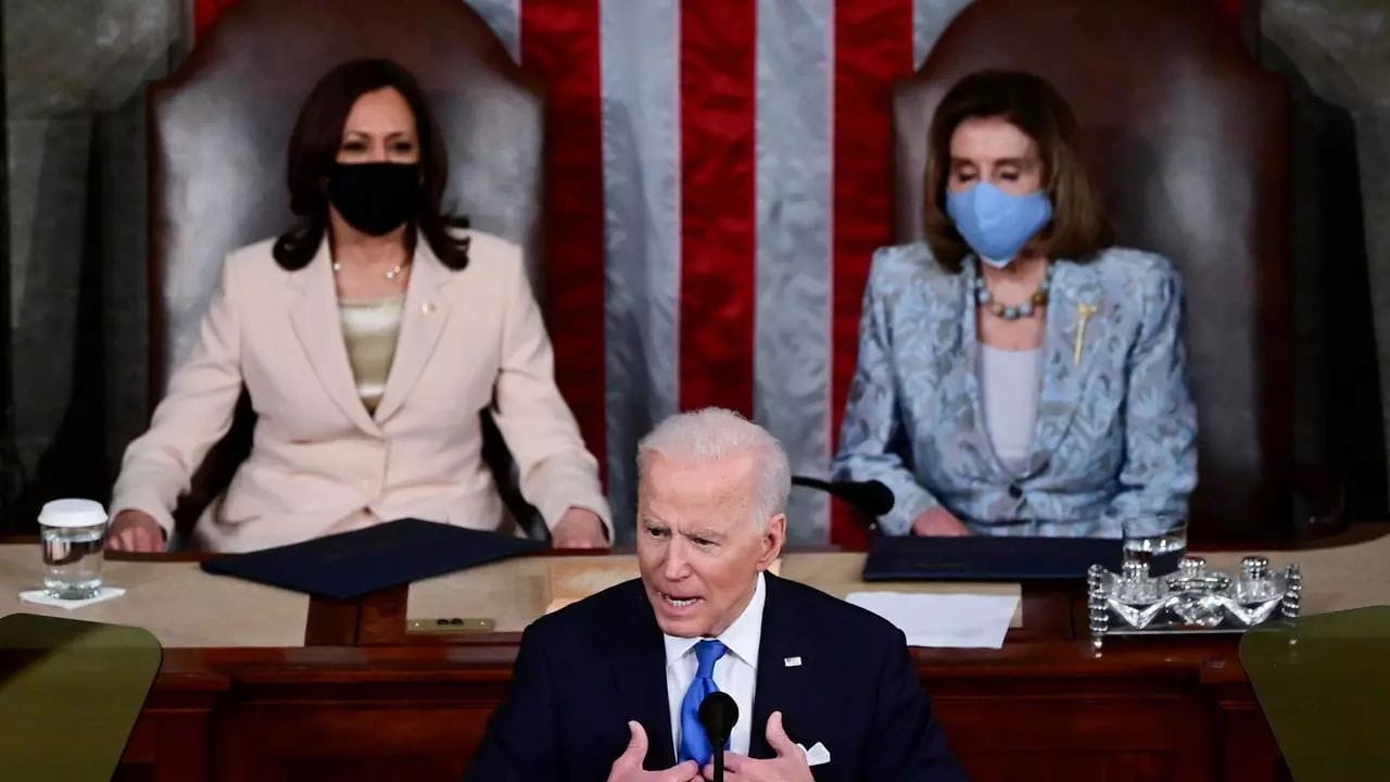 Joe Biden devant le Congrès américain, le 29 avril 2021 © Reuters