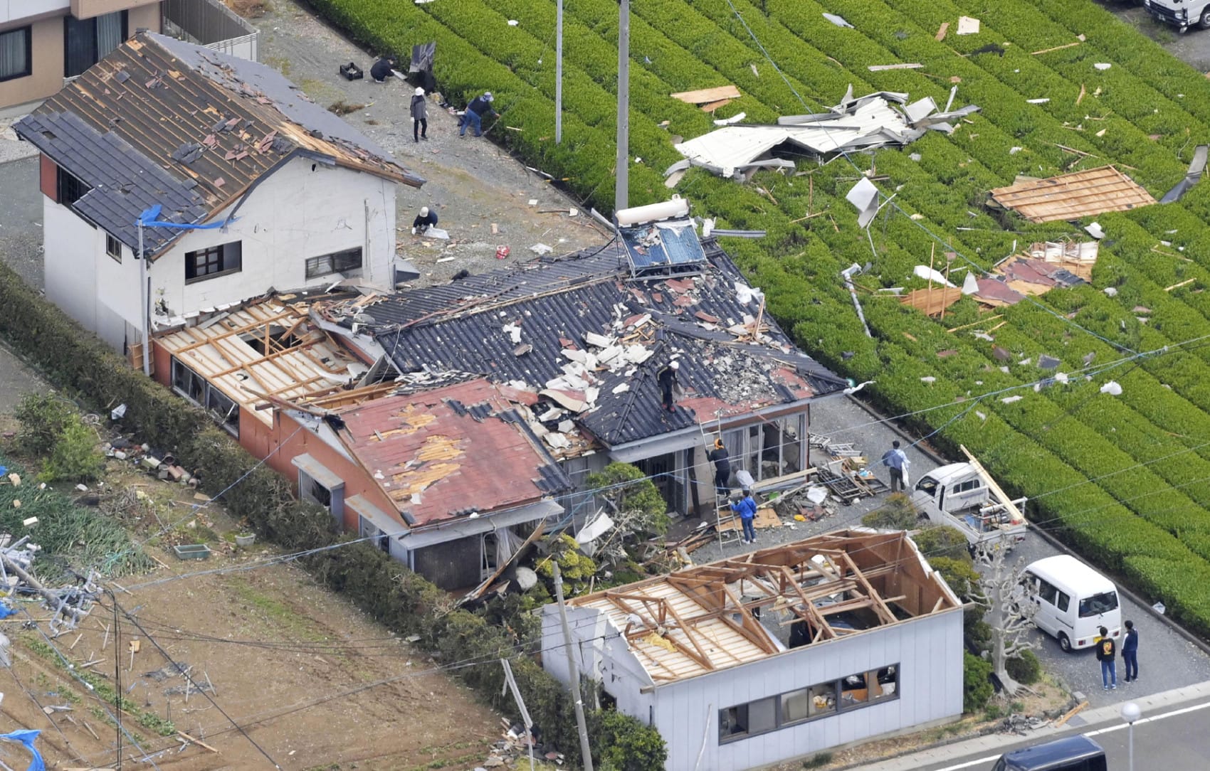 Japon : des vents forts ravagent 97 bâtiments