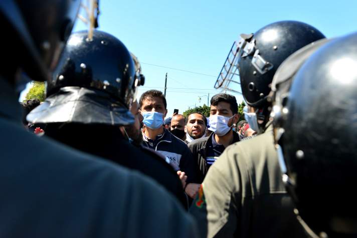 Rabat : interdiction de tout attroupement ou rassemblement 2 Sit-in des enseignants contractuels à Rabat le 22 mars dernier © Rachid Tniouni/TelQuel