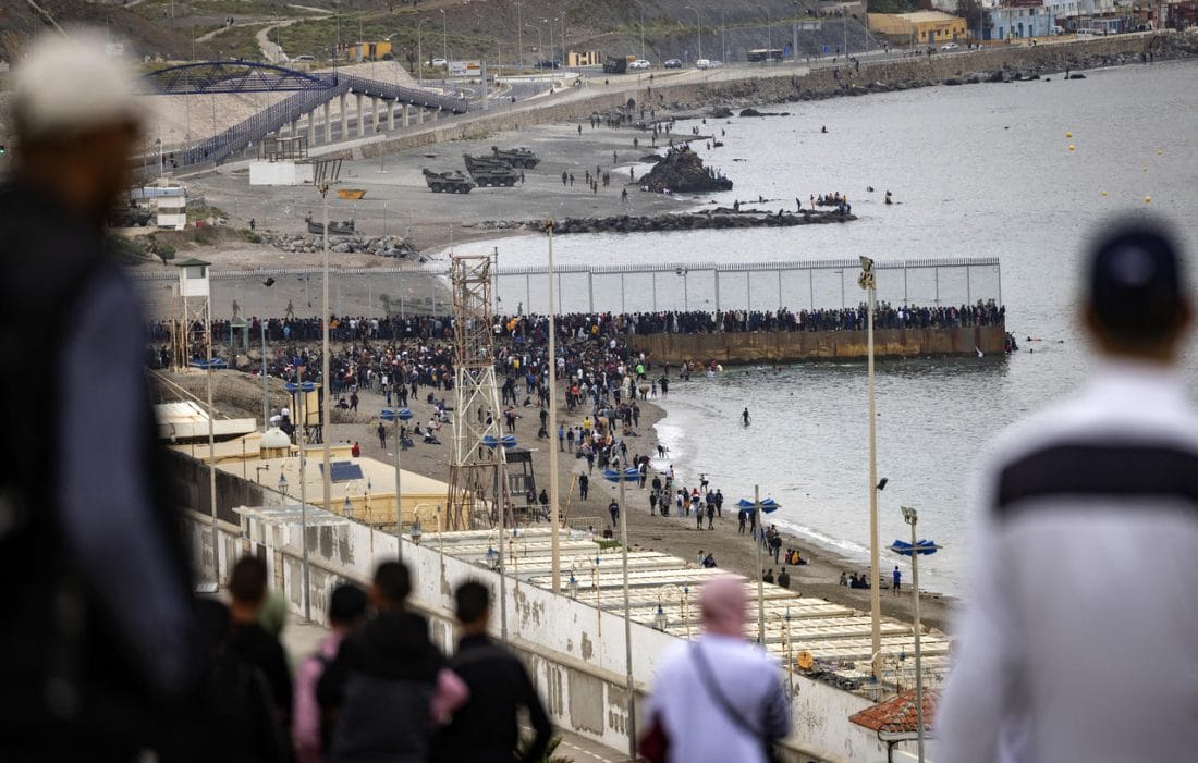 La crise Maroc-Espagne passée à la loupe 2 Plus de 8000 migrants marocains et sub-sahariens ont tenté de joindre la ville de Sebta © DR