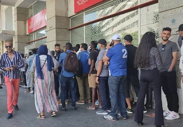 Marhaba : très forte affluence et plusieurs vols saturés en juillet 2 L'agence Royal Air Maroc à Bruxelles envahie de Marocains désirant rentrer au pays © DR