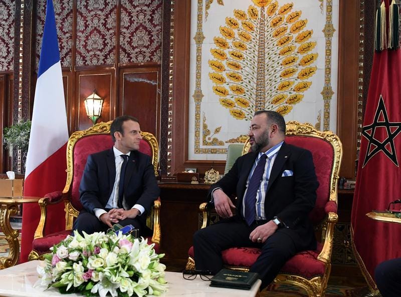 Pegasus : les dessous d’une affaire de grande envergure 2 Le roi Mohammed VI en compagnie du président français Emmanuel Macron © DR