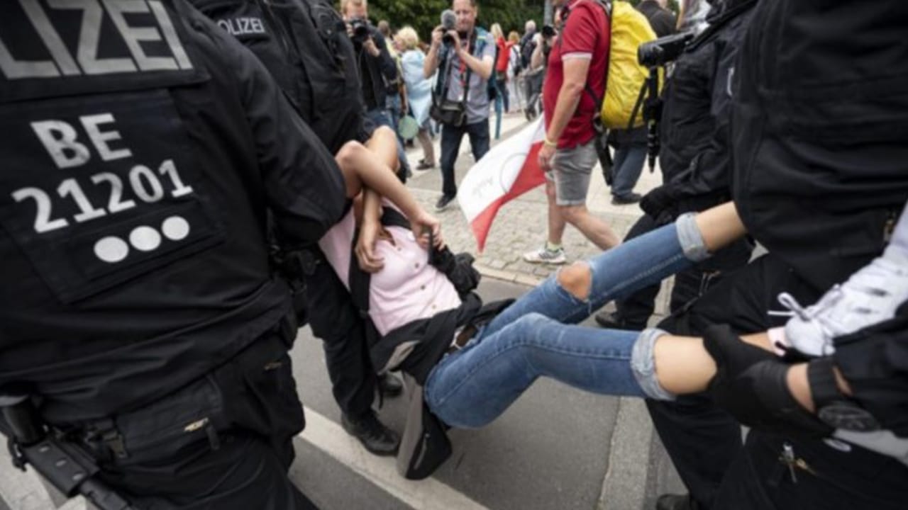 Allemagnes : de violentes manifestations contre les mesures anti-Covid