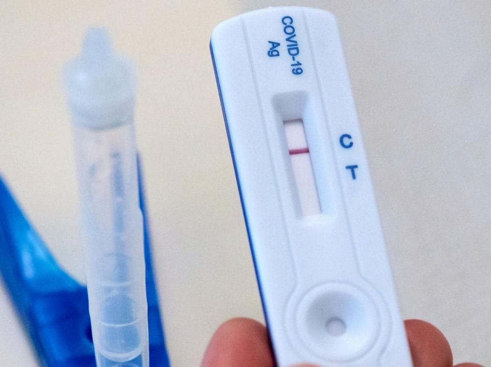 Tanger Med : Mise en échec d'une tentative de trafic de tests rapides Covid-19, 8.860 unités saisies