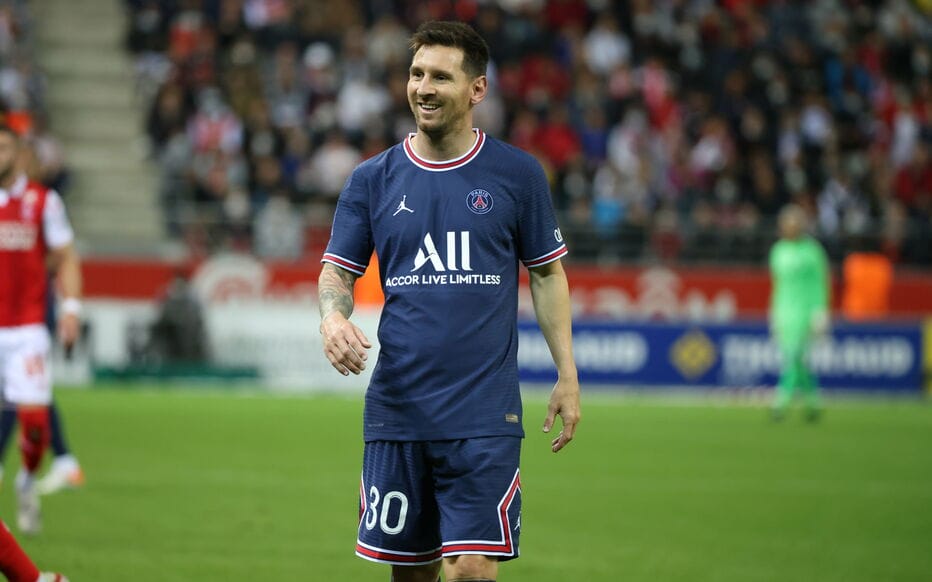 Messi, tout sourire, lors de la victoire du PSG face à Reims ce dimanche © LP / Fred Dugit 