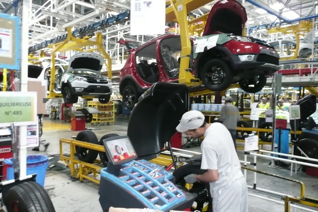 L’industrie automobile rebondit et dépasse les niveaux pré-pandémiques