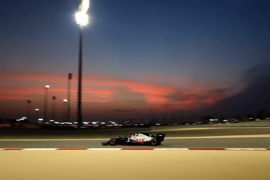 GP d'Arabie saoudite : impressionnant accident au départ de la course de F2 2 GP d'Arabie saoudite : impressionnant accident au départ de la course de F2