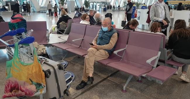 Fermeture des frontières : poursuite des vols spéciaux 2 Suspension des liaisons aériennes : poursuite des vols spéciaux