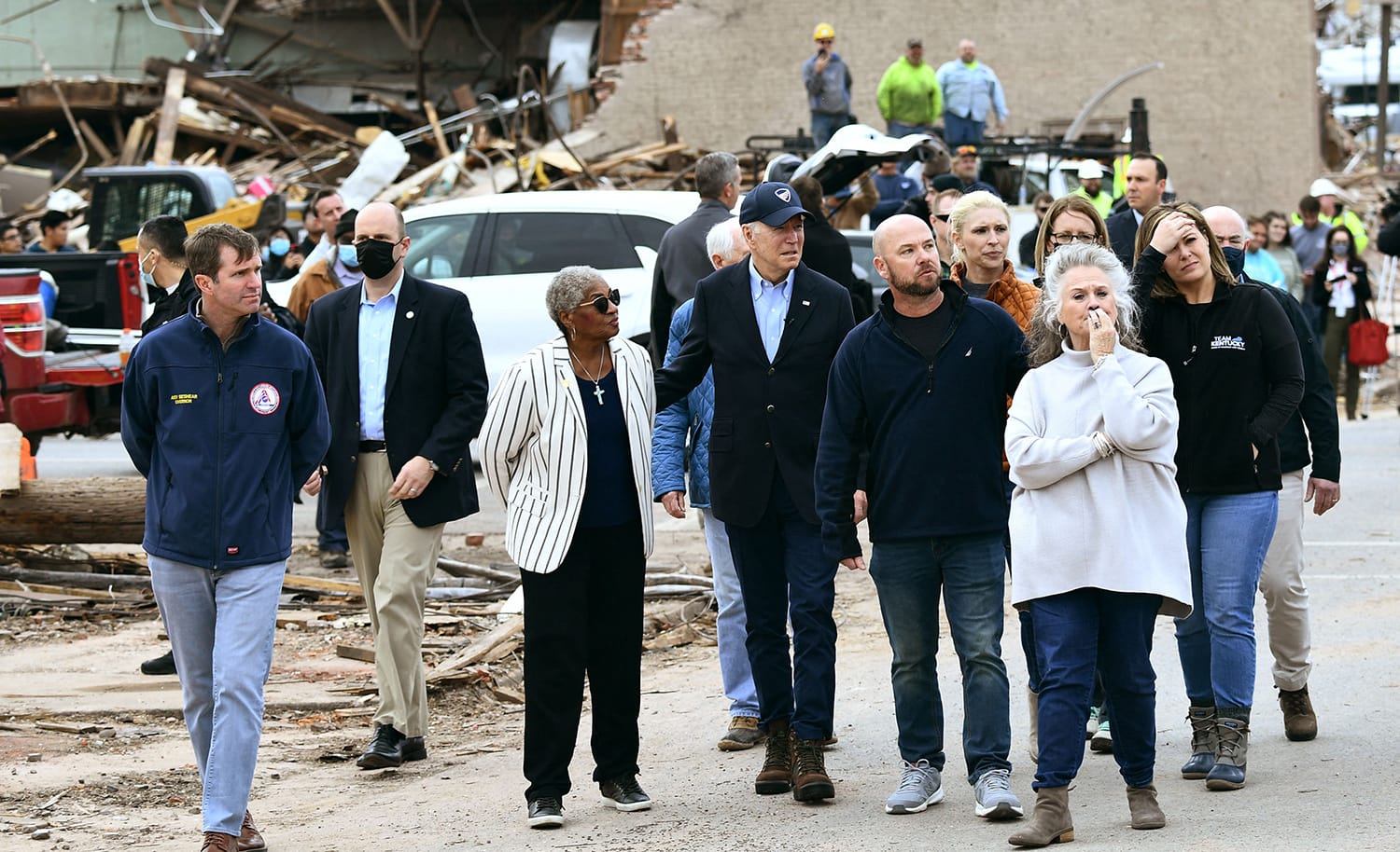 Tornades : Joe Biden évalue les dégâts dans le Kentucky