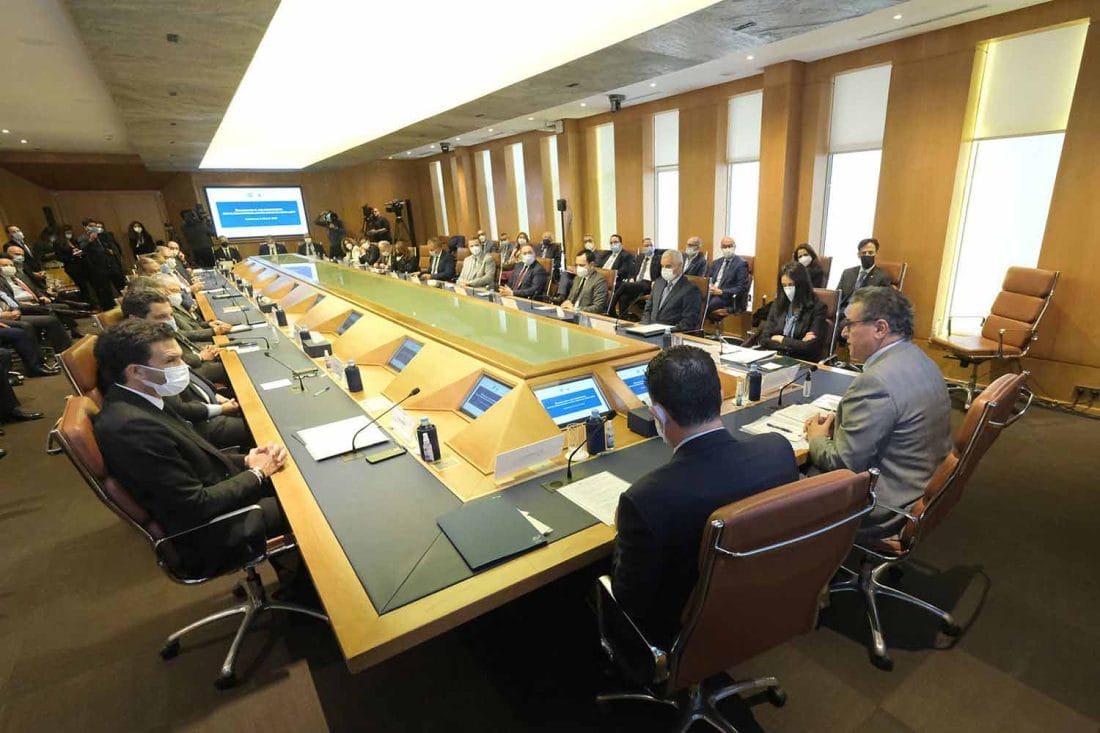 Akhannouch : les entreprises sont appelées à œuvrer à la généralisation du pass vaccinal 2 Réunion Akhannouch- CGEM