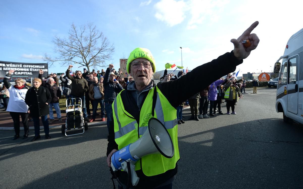 France : les gilets jaunes de Saint-Brieuc 