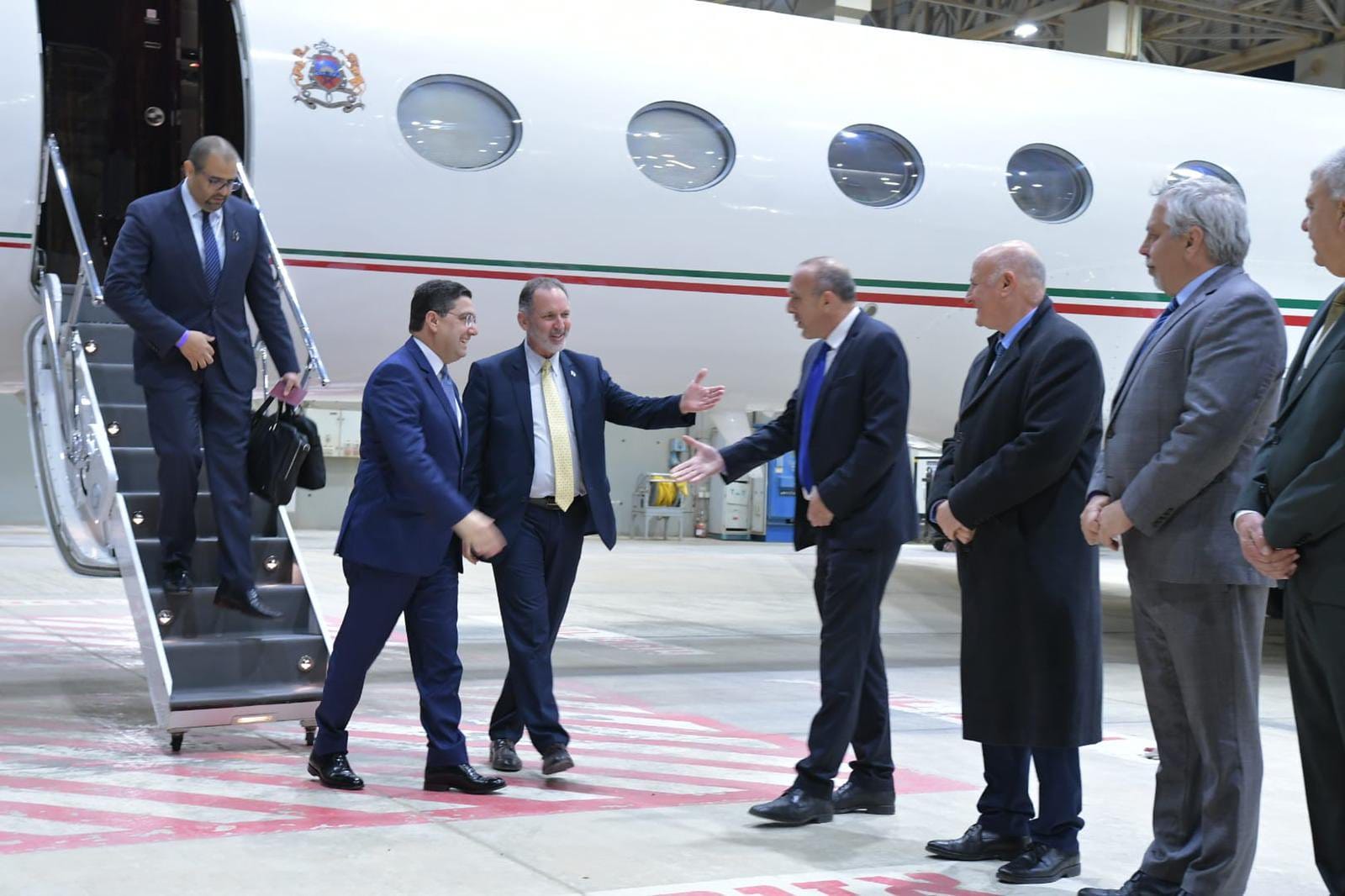 Nasser Bourita à sa descente d'avion à la base de Nevatim au sud d'Israël © DR