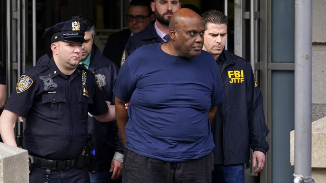 New York : un suspect arrêté en lien avec la fusillade du métro de Brooklyn 2 New York : un suspect arrêté en lien avec la fusillade du métro de Brooklyn