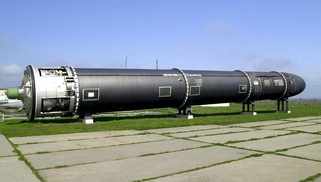 2022 04 rs28sarmat satan2 le missile balistique nucleaire russe pourrait detruire un pays entier couv scaled