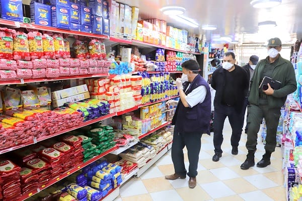 Ramadan/Marchés : le point sur les prix et le contrôle 2 Opération de contrôle des prix et d'hygiène dans les marchés par les autorités de la province de Laâyoune © MAP