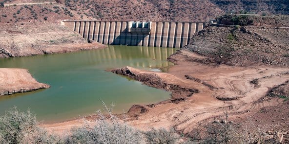 Un barrage à son niveau le plus bas