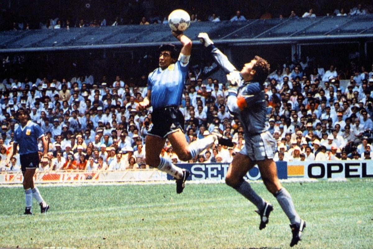 La vente du maillot de Diego Maradona bat un record 